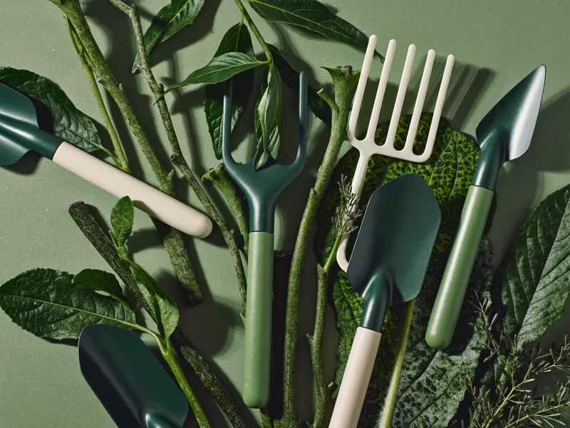 Illustrierte Detailansicht von Material und Arbeitsweise im Garten, kein reales Foto